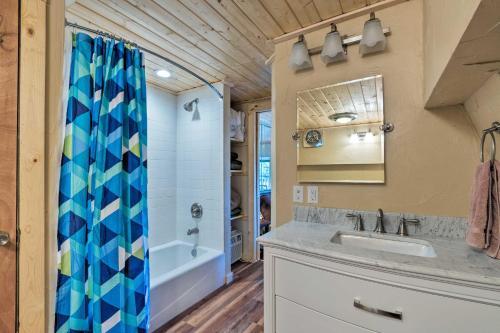 Apartamento Lavish Condo With 2 Decks - 5mi To Ruidoso Downs