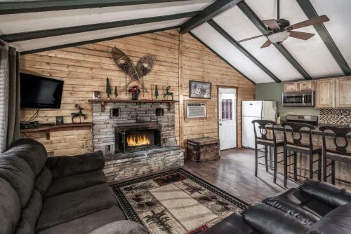 Whispering Pine Cabins- Bear Country-upper Canyon