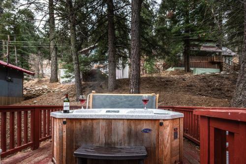 Whispering Pine Cabins- Bear Country-upper Canyon