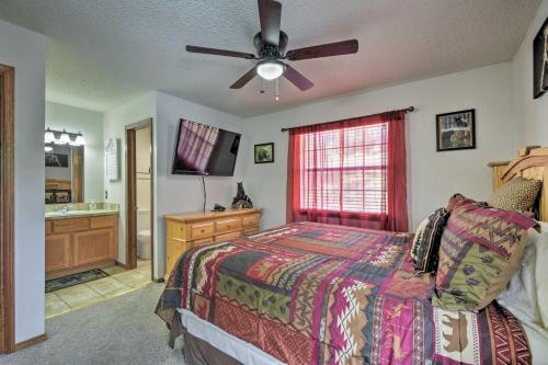 Cozy Bear Hill Cabin With Hot Tub And Game Room!