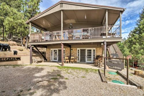 Cozy Bear Hill Cabin With Hot Tub And Game Room!