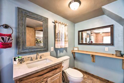 Apartamento Ruidoso Getaway With Deck - Walk To Downtown!