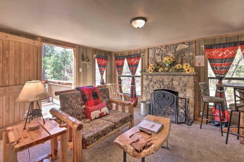 Apartamento Ruidoso Getaway With Deck - Walk To Downtown!