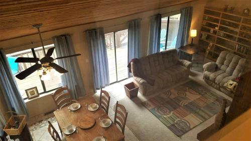 Lowkeys Lodge