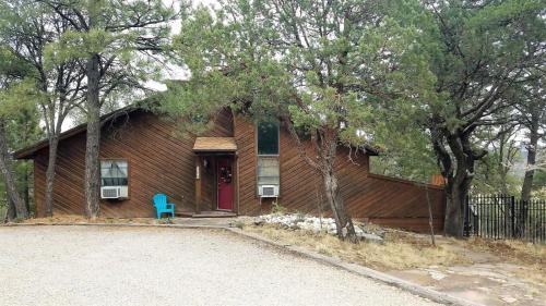 Lowkeys Lodge