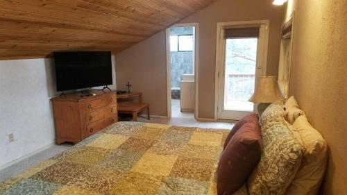 Lowkeys Lodge