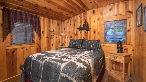 Whispering Pine Cabins - River's Edge