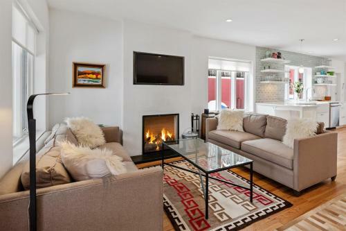 Casa Rojo - Sleek And Comfortable, Blocks From The Plaza