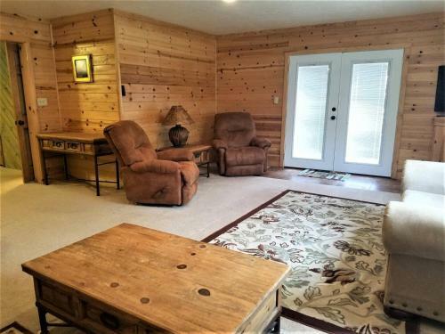 Rivers Edge Cabin - Cozy Cabins Llc
