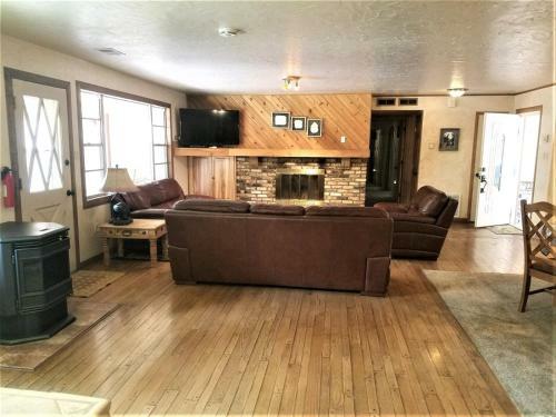 Rivers Edge Cabin - Cozy Cabins Llc