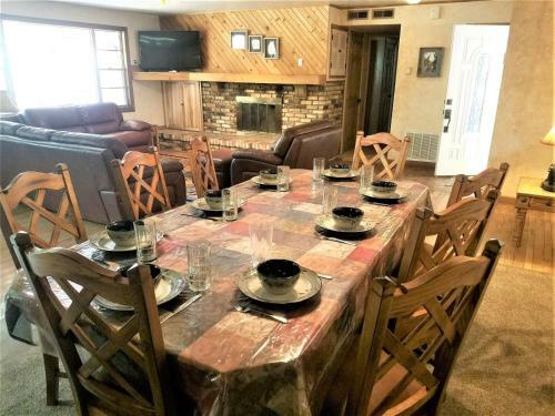 Rivers Edge Cabin - Cozy Cabins Llc