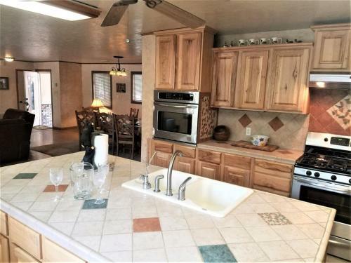 Rivers Edge Cabin - Cozy Cabins Llc