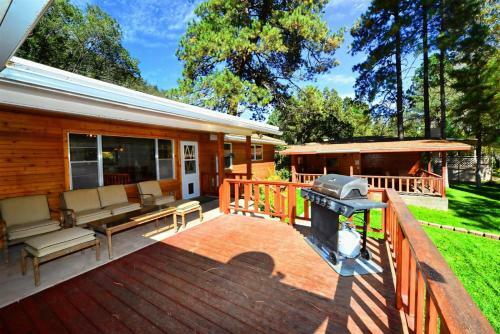 Rivers Edge Cabin - Cozy Cabins Llc