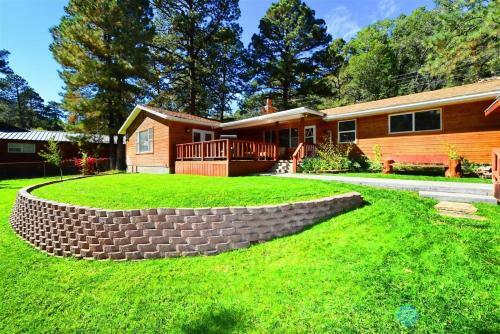 Rivers Edge Cabin - Cozy Cabins Llc