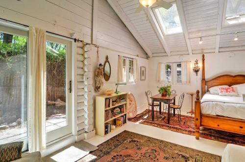 Charming Santa Fe Studio Cabin With Sauna And Patio!