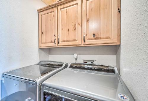 Apartamento Spacious Condo, Mins To Midtown With Grill And Views!