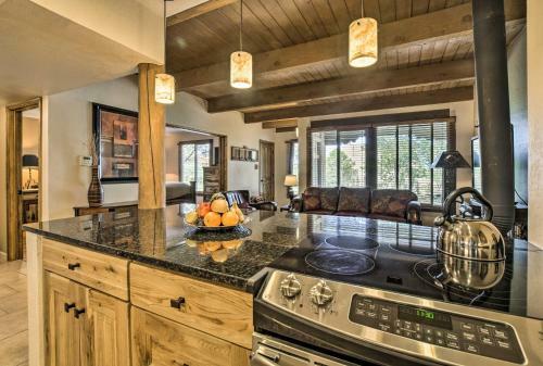 Apartamento Adobe-style Abode With Amenities - Walk To Plaza!