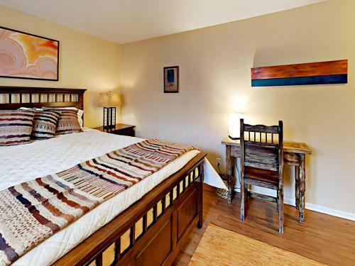 Bishops Lodge Apartment Unit 18 Apts