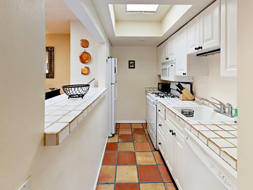 Bishops Lodge Apartment Unit 18 Apts