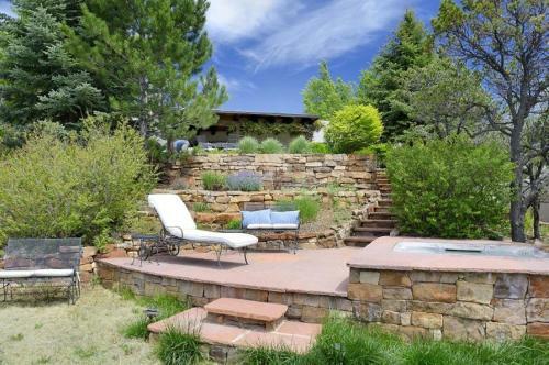 Ponderosa Estate