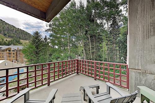 Apartamento Steps To Slopes! Designer Mountain-view Condo Condo