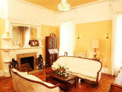Sankofa Aban Bed And Breakfast