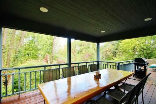 19 Oak House Home