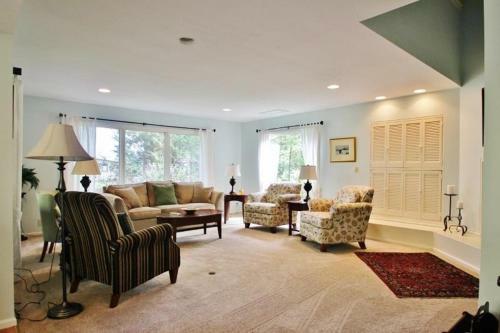 19 Oak House Home