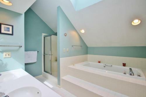 19 Oak House Home