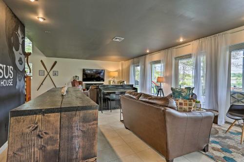 Luxe Lakefront Family Cottage With Private Dock