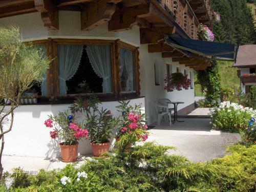 Hostal Pension Appartements Via Claudia