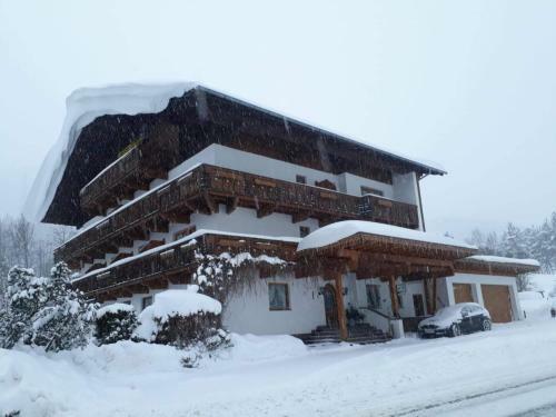 Hostal Pension Appartements Via Claudia