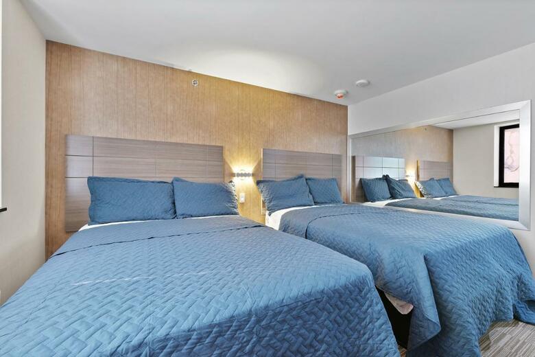 Casa Blanca Hotel Brooklyn