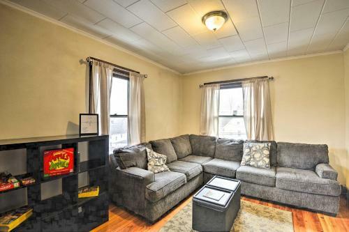 Centrally-located Apartment About 4 Mi To Campus!