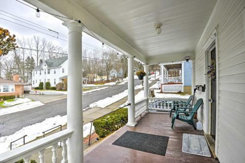 Centrally-located Apartment About 4 Mi To Campus!