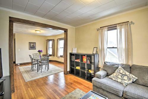 Centrally-located Apartment About 4 Mi To Campus!