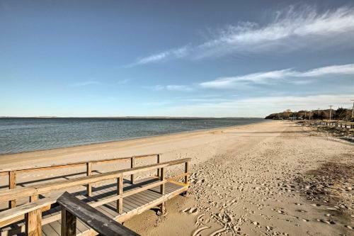 Home In Long Island Wine Country - Walk To Beach!