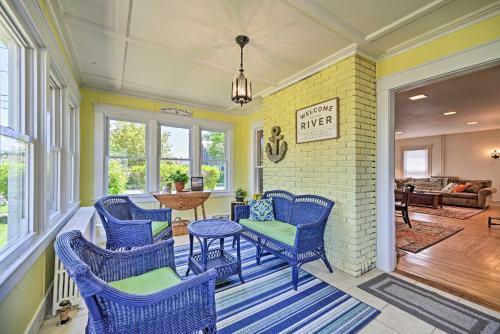 Home With Patio, 2 Blocks To St Lawrence River