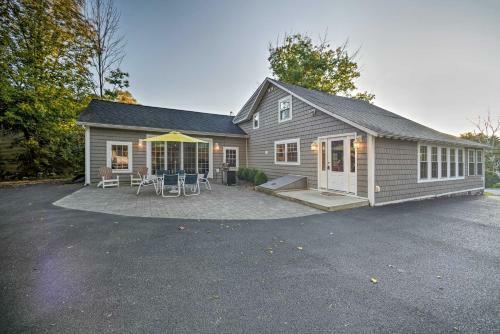 Charming Home Steps From Lake George With Bbq!