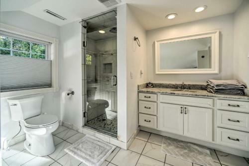 Charming Home Steps From Lake George With Bbq!