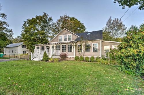 Charming Home Steps From Lake George With Bbq!