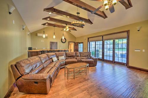 Charming Home Steps From Lake George With Bbq!