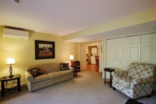 19 Oak Apartment Apts