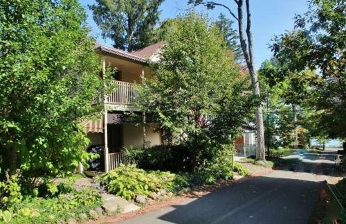 10 Merrill Avenue Home