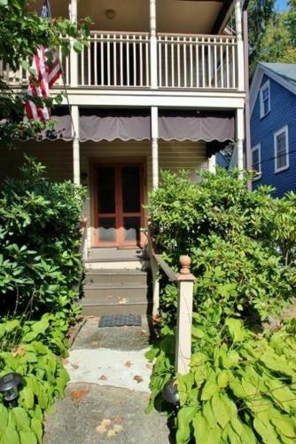 10 Merrill Avenue Home