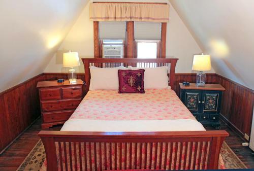 Bed & Breakfast William Henry Miller Inn