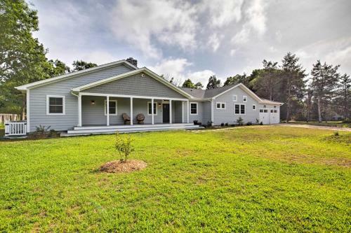 Luxury Hampton Bays Home - Walk To Shinnecock Bay