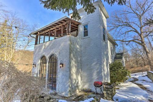 Enchanting Hudson Valley Cottage Near Hiking!