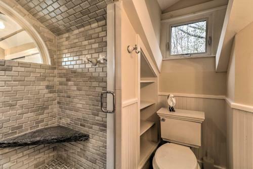 Renovated Hudson Valley Escape With Fenced-in Yard!