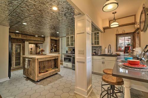 Renovated Hudson Valley Escape With Fenced-in Yard!
